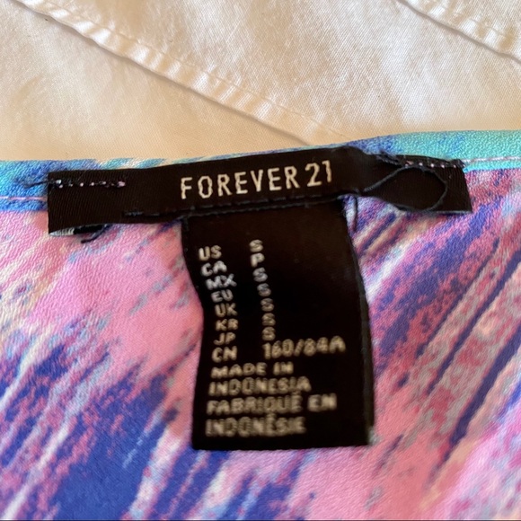 FOREVER 21 patterned spaghetti strap - Picture 2 of 3